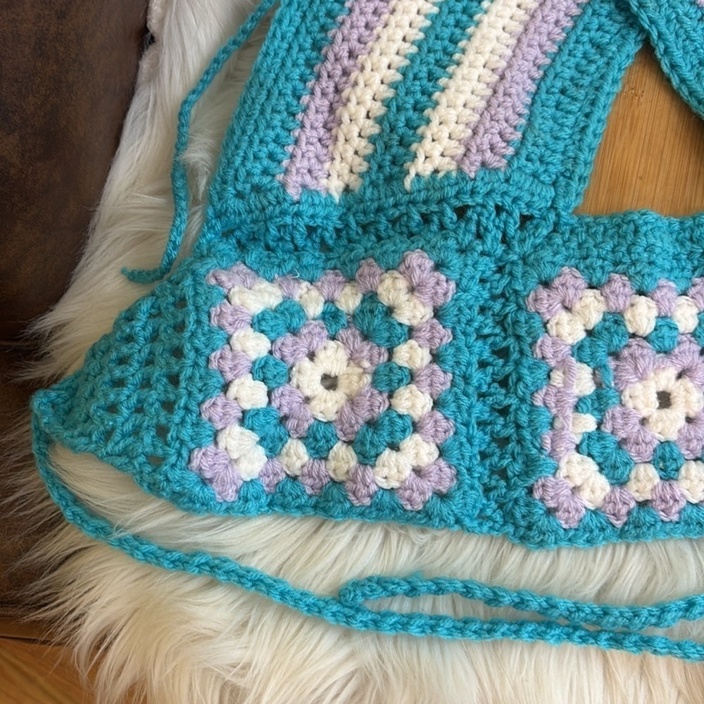Handmade Blue White Purple Crochet Cut Out Criss Cross Granny Square Crop Top M - Picture 7 of 12
